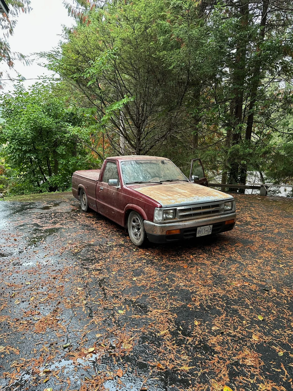 Burgundy Mazda, photo 18