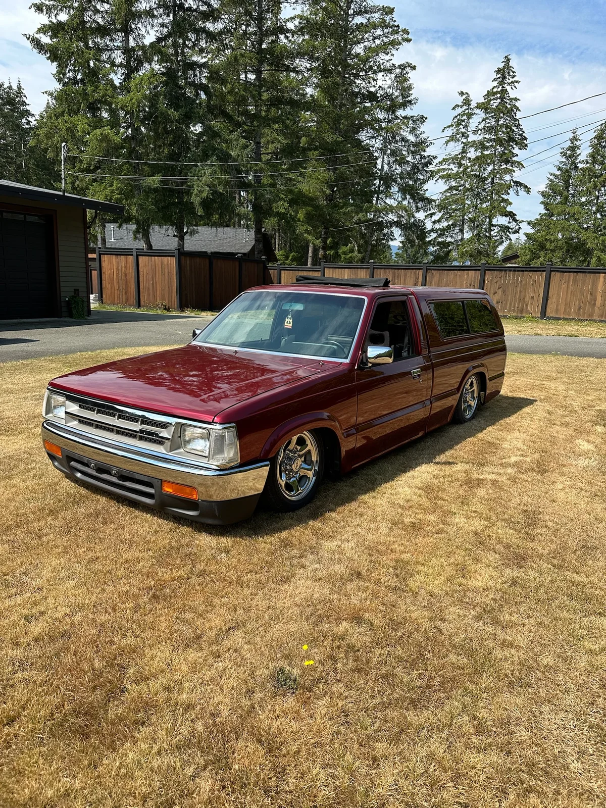 Burgundy Mazda, photo 4