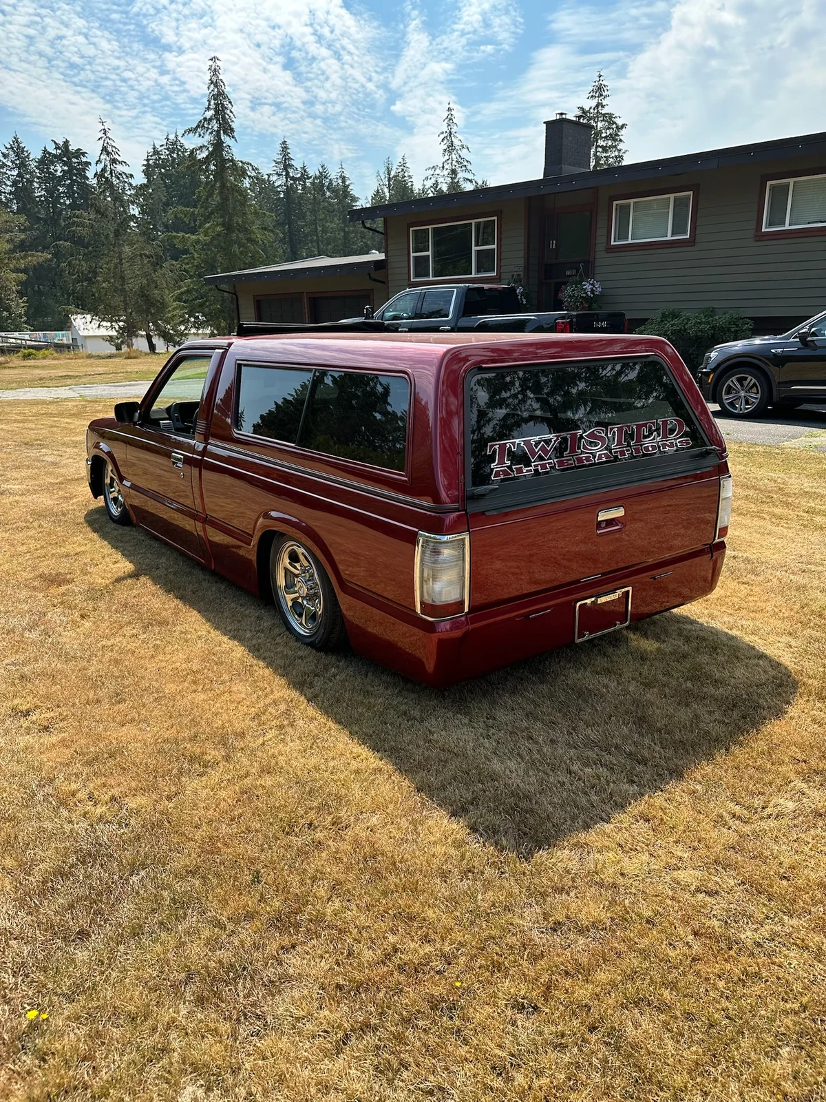 Burgundy Mazda, photo 7