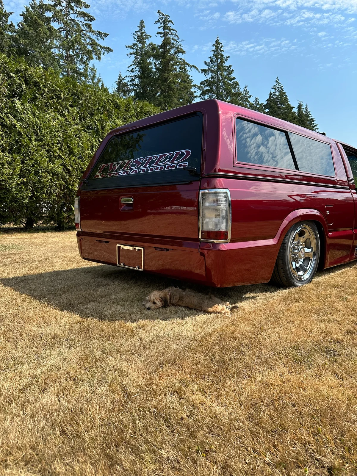 Burgundy Mazda, photo 8