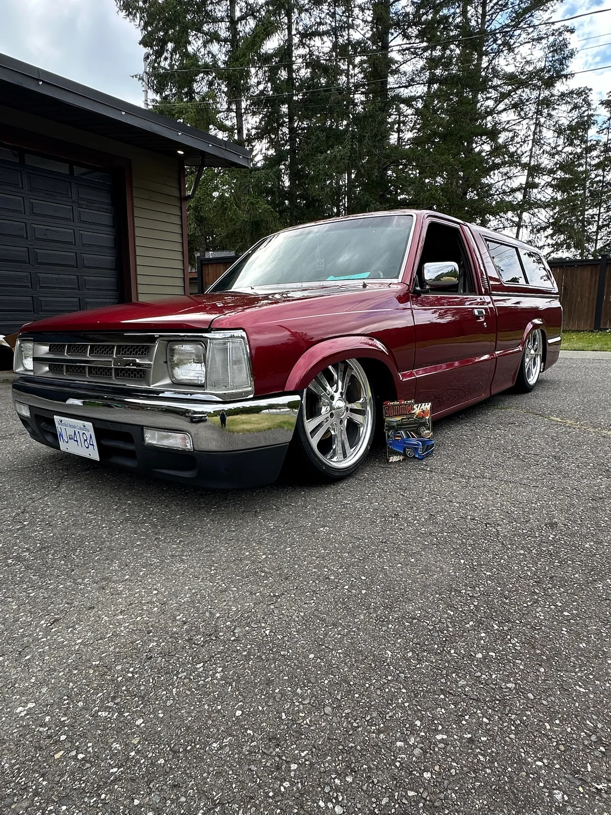 Burgundy Mazda, photo 1
